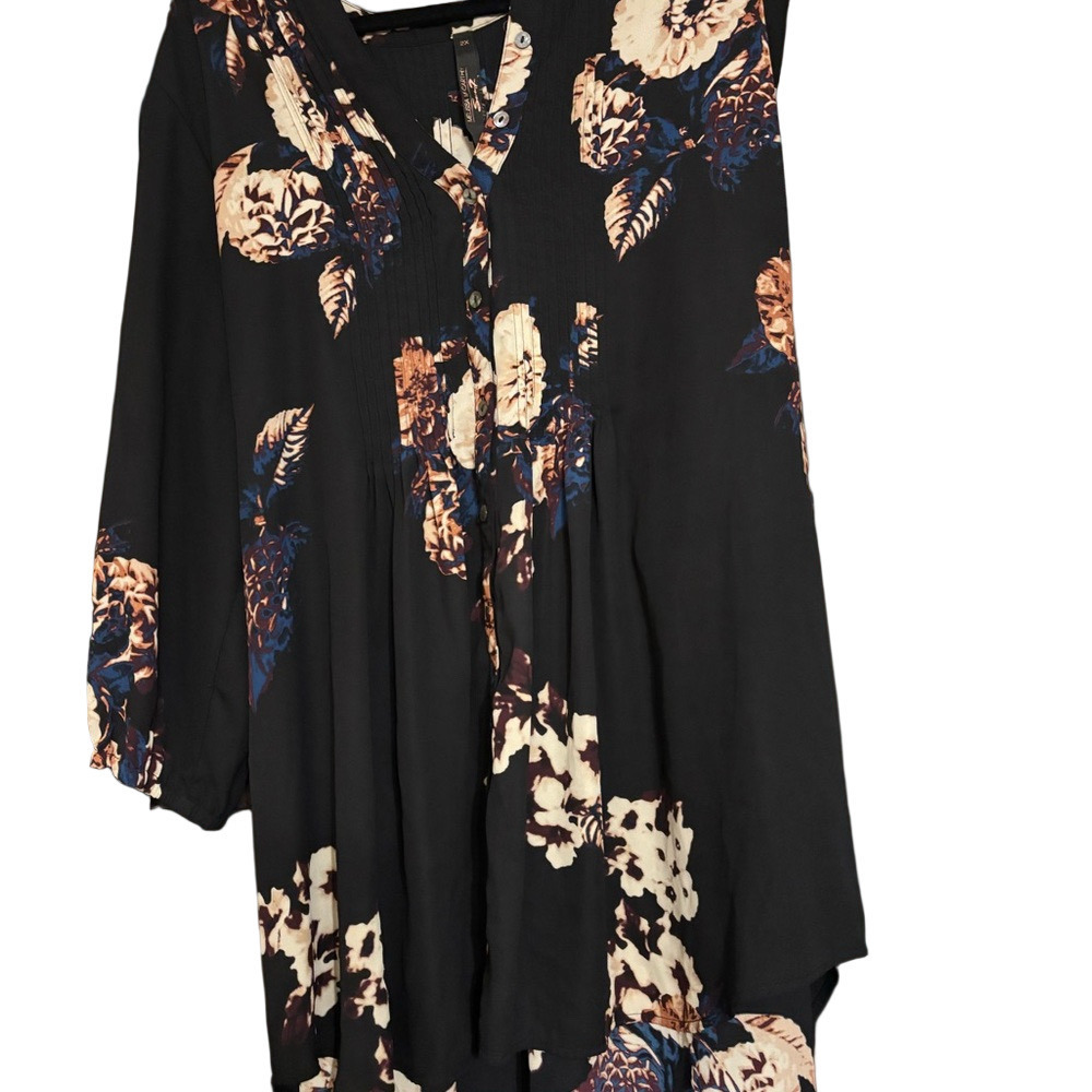 EUC Melissa McCarthy Black Floral Tunic Blouse 2x